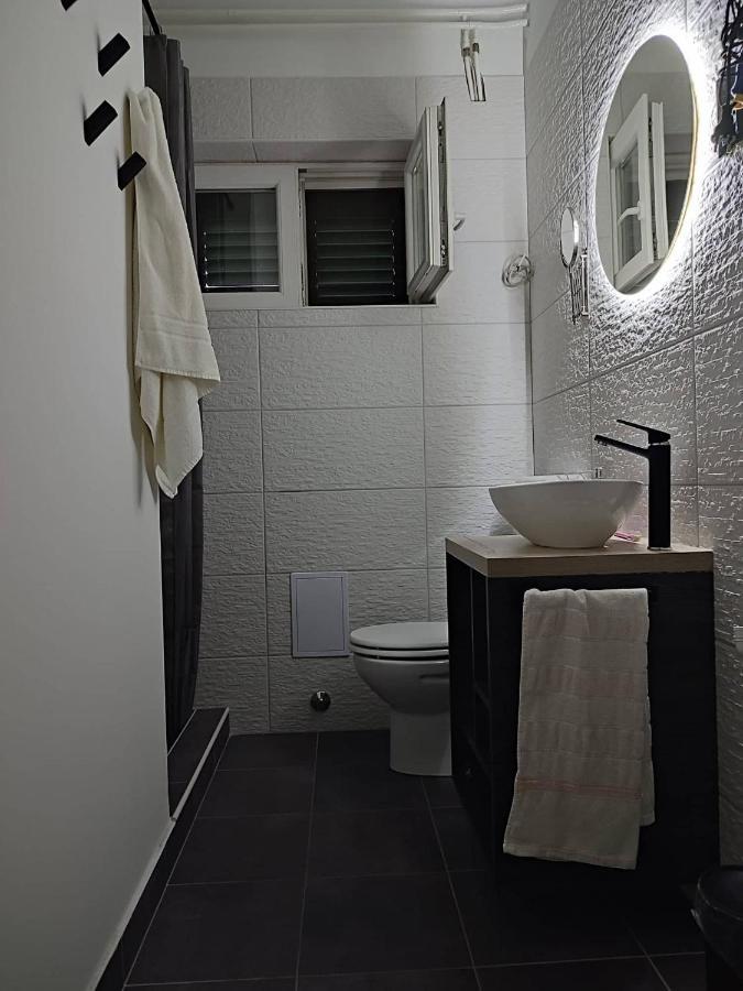 Countryside Family Retreat Apartment ชิเบนิก ภายนอก รูปภาพ