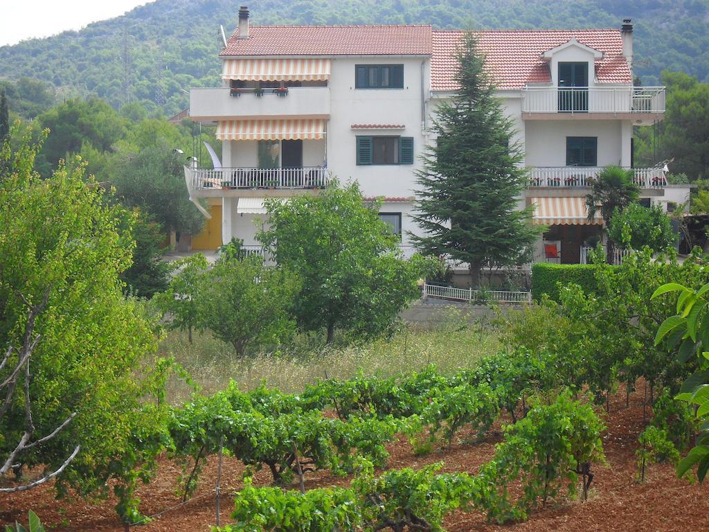 Countryside Family Retreat Apartment ชิเบนิก ภายนอก รูปภาพ