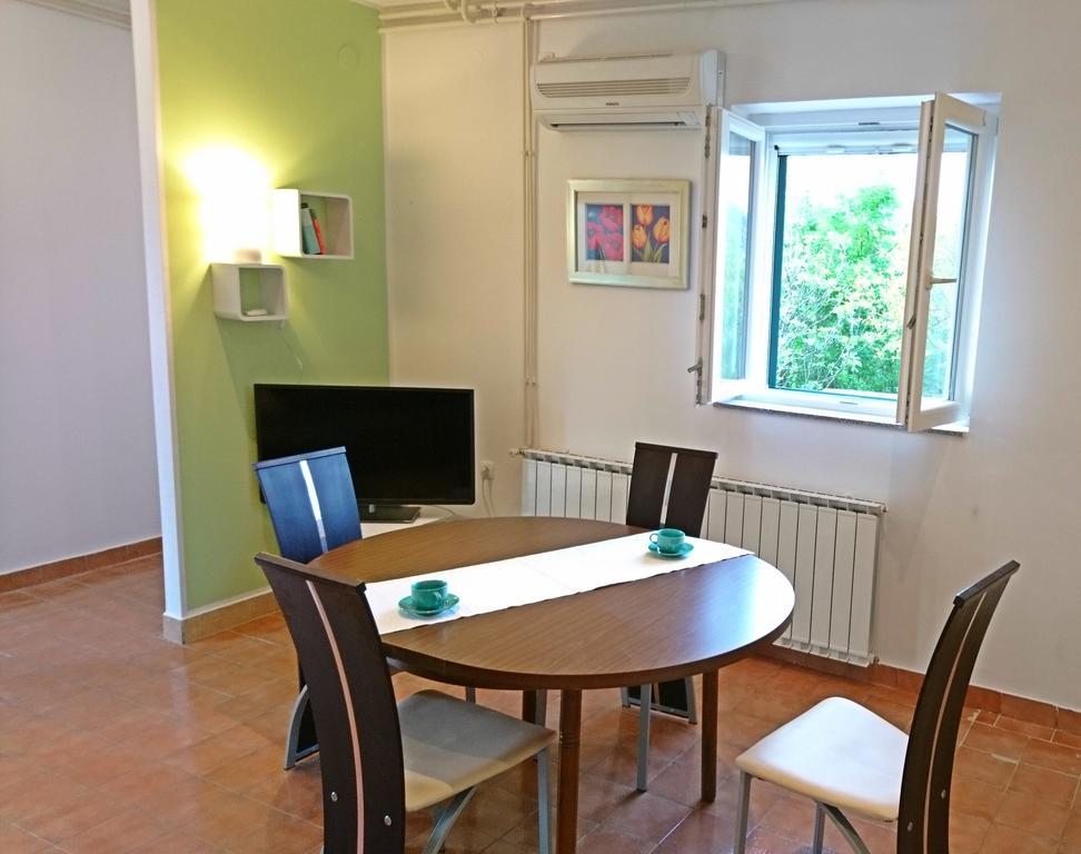 Countryside Family Retreat Apartment ชิเบนิก ภายนอก รูปภาพ