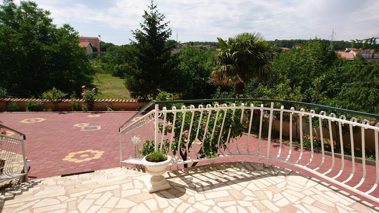 Countryside Family Retreat Apartment ชิเบนิก ภายนอก รูปภาพ